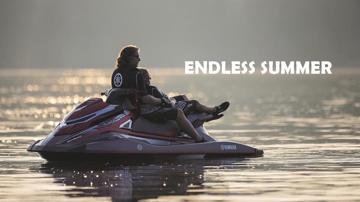 2016-Yamaha-VXS-EU-Carbon-Metallic-with-Torch-Red-Metallic-Static-001