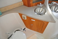 Regal 2465 Commodore