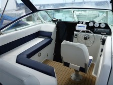 Rinker 250 Fiesta Vee