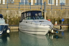 Rinker 242 Fiesta Vee