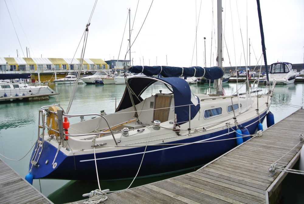 albin 30 sailboat