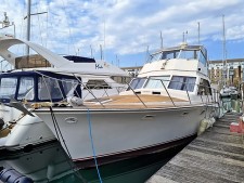 Ocean Yachts 42 Sunliner