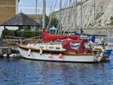 SOLD Golden Hind 31