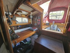 SOLD Golden Hind 31