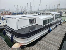 Connoisseur 1275 (Ideal Liveaboard!)