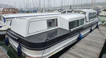 Connoisseur 1275 (Ideal Liveaboard!)