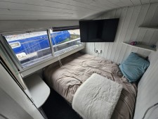 Connoisseur 1275 (Ideal Liveaboard!)