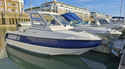 SOLD Raider 18 Cuddy