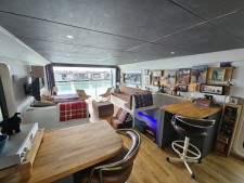 Inspiration 36ft Marina Boat & Waterlodge