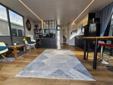 Waterlodge 5 Floating Home & Apartment